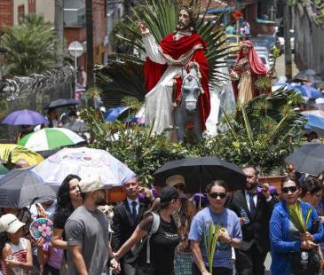 Muchas personas guardan abstinencia o vigilia por estos días de Semana Santa, sobre todo el Viernes Santo. FOTO: MANUEL SALDARRIAGA.