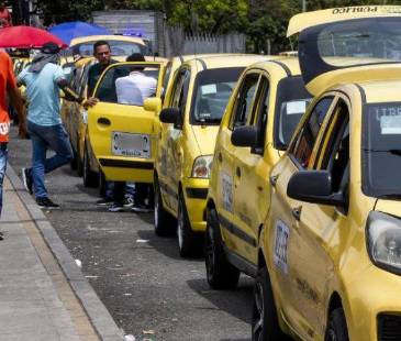 El decreto busca modernizar el sistema, brindar garantías y disminuir trámites a conductores y empresas de transporte. FOTO: JULIO CÉSAR HERRERA