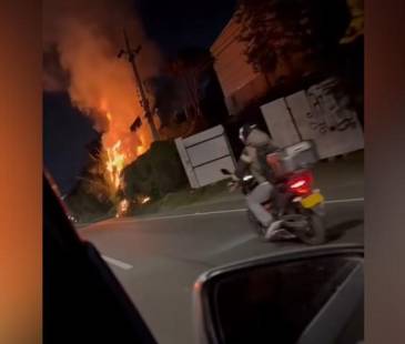 Incendio registrado en la madrugada del 17 de marzo. FOTO: @MIORIENTE