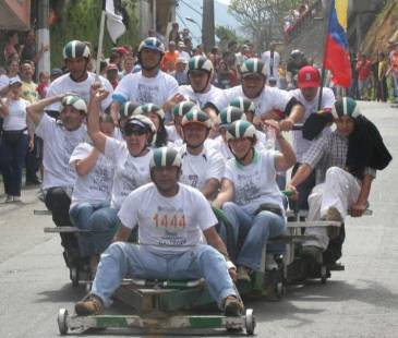 Carrera de rodillos. FOTO: MANUEL SALDARRIAGA 