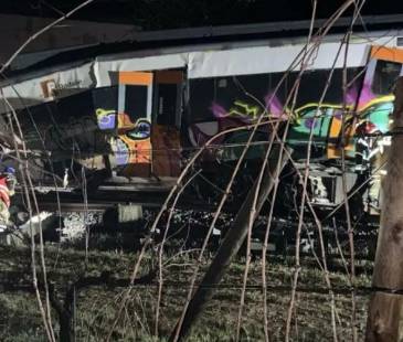 Tren se impacta con muro de contención en Barcelona. FOTO: D.R.A