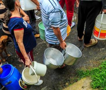 EPM recomienda recoger agua antes del inicio de la suspensión del servicio. FOTO: CAMILO SUÁREZ