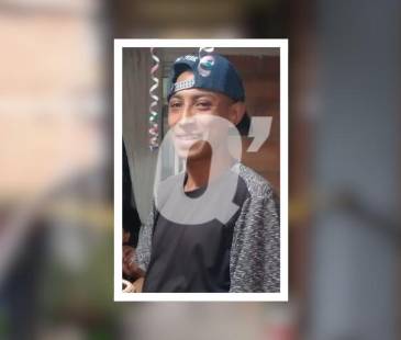 David Santiago Arenas Osorio (foto detalle) fue encontrado sin vida dentro de su apartamento en el barrio Villa del Socorro. FOTOS: GUILLERMO OSPINA MUÑOZ Y CORTESÍA
