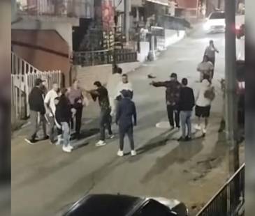 Casi linchan a presunto abusador en San Antonio de Prado. FOTO: CAPTURA DE VIDEO DE ABURRÁ PRESS