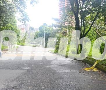 La víctima fue interceptada en esta solitaria calle. FOTO: ALEJANDRA MORALES RÍOS