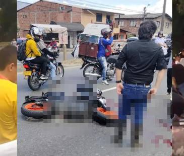 En dos de los casos murieron los conductores de los vehículos, mientras que en un tercero murió un peatón. FOTOS: CORTESÍA DENUNCIAS ANTIOQUIA