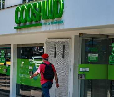 Sede de Coosalud en Medellín. FOTO: MANUEL SALDARRIAGA QUINTERO