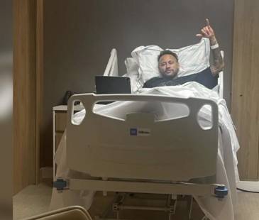 Neymar Jr. tas su cirugía de rodilla. FOTO: @BRASILEDITION