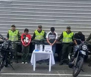 Capturados por el robo de camión en Santa Bárbara. FOTO: CORTESÍA POLICÍA ANTIOQUIA 