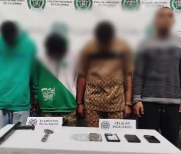 Capturados por extorsión y secuestro a un hombre en Robledo. FOTO: POLICÍA METROPOLITANA