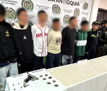 Los capturados durante los allanamientos realizados en Ciudad Bolívar. FOTO: POLICÍA EN ANTIOQUIA