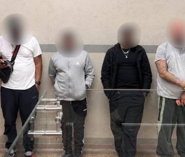 Estos son los seis estadounidense que fueron inadmitidos por Migración Colombia en el aeropuerto de Rionegro. FOTO: MIGRACIÓN COLOMBIA
