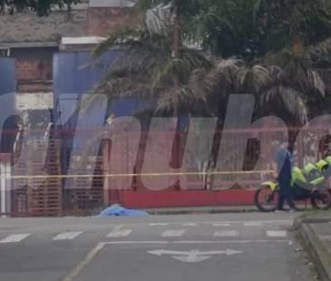 Este es el punto de Laureles donde asesinaron a uno de ellos. Ocurrió en la mañana de este domingo, 29 de marzo. FOTO: CORTESÍA