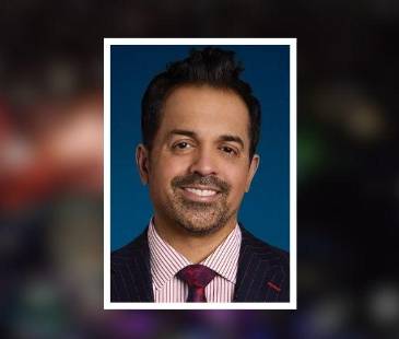 Ajay Bhatnagar<span class="mln_small-caps_mln">, un reconocido </span>oncólogo y radioterapeuta británico de 51 años sería la segunda persona fallecida en Festival EDC. FOTO: IG FESTIVAL EDC <b><span class="mln_small-caps_mln">/ PROSTATE CANCER INSTITUTE OF ARIZONA</span></b><span class="mln_small-caps_mln"> </span>