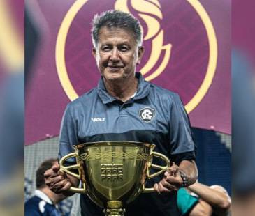 Juan Carlos Osorio campeón en Brasil con Clube do Remo. FOTO: @CLUBEDOREMO