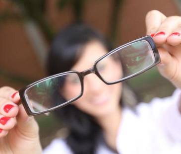 Estas jornadas de salud visual y prótesis dental se hicieron en todas las comunas de Medellín. <b><span class="mln_small-caps_mln">/ FOTO: ARCHIVO – HUMBERTO ARANGO</span></b>