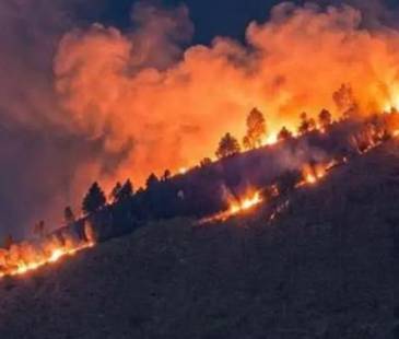 Incendio del cerro Quitasol, en Bello. FOTO: TOMADA DE X @BLUANTIOQUIA