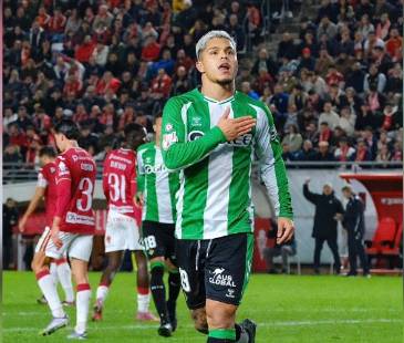 Cucho Hernández celebrando su victoria. FOTO: TOMADO DE X @CUCHOHERNANDEZ