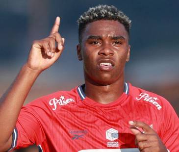 Este semestre ha sido de buena suerte para Jhon Montaño, goleador del DIM en los dos partidos que ha jugado. Ya suma 3 goles el nariñense. FOTO: MANUEL SALDARRIAGA.