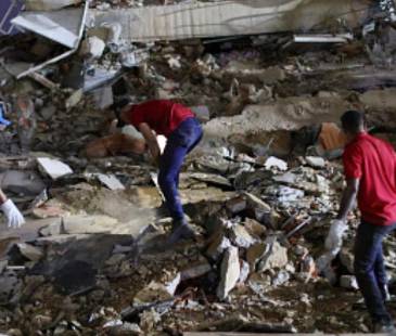 Búsqueda de desaparecidos tras terremoto en Venezuela. FOTO: GETTY IMAGES