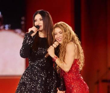 La italiana Laura Pausini llegó a la tercera noche de la residencia de Shakira en Madrid. FOTO: CORTESÍA - NICOLÁS GERARDIN
