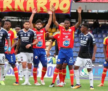 En su primer juego con el Rojo, el arco de Salvador Ichazo fue vulnerado por Andrey Estupiñán del Pasto. FOTO: COLPRENSA.