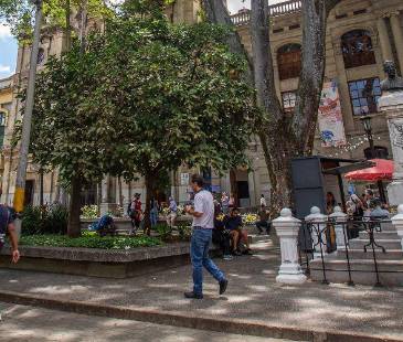 El Parque San Ignacio es uno los referentes del centro de la ciudad. FOTO: ARCHIVO- ESNEYDER GUTIÉRREZ
