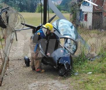Así quedó la aeronave tras precipitarse a tierra. FOTO: CORTESÍA