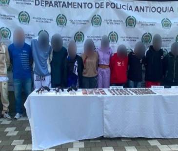 Once de los capturados tenía una orden judicial en su contra. FOTO: POLICÍA ANTIOQUIA