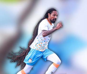 Aedan Scipio, futbolista de la Selección de Fútbol Anguila de la Concacaf a quien le jalaron el pelo dos adversarios. FOTO: TOMADA DE X @IAMWAFULA1