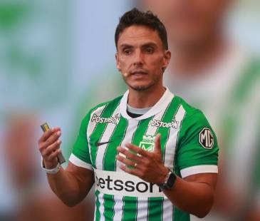 El técnico verdolaga ha tenido un buen arranque, ganando los 3 partidos, sin recibir goles y anotando 7 goles. FOTO: MANUEL SALDARRIAGA