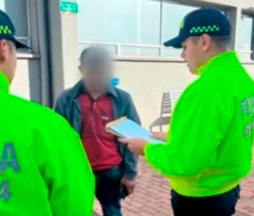 La captura del presunto agresor. <b><span class="mln_small-caps_mln">/FOTO: CORTESÍA POLICÍA BOGOTÁ</span></b>