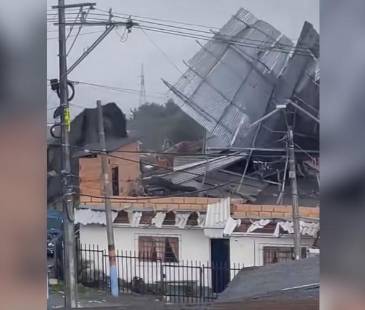 La emergencia quedó registrada en videos que fueron compartidos posteriormente en redes. FOTO: FACEBOOK TAN PAISA TV