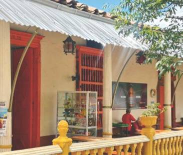 En la casa de la familia Araque Betancur ahora funcionan también un café y un local de variedades. FOTO: YESSICA PÉREZ