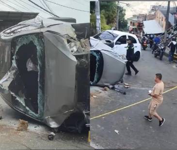 Así quedó el vehículo tras el fuerte impacto. FOTOS: TOMADAS DE DENUNCIAS ANTIOQUIA (IZQUIERDA) Y ANTIOQUIA CONECTA (DERECHA).