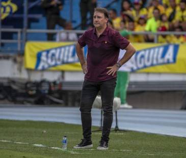 Antes de viajar a concentrarse en México, país donde debutará Colombia, Néstor Lorenzo no descarta una mini concentración en la capital del país. FOTO: ARCHIVO - JUAN ANTONIO SÁNCHEZ.