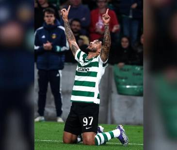 Luis Javier Suárez celebrando uno de sus goles con el Sporting. FOTO: @LUISSUAREZ.26