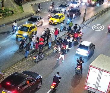 <span class="mln_uppercase_mln">Así</span><b><span class="mln_uppercase_mln"> fue el momento del accidente en la autopista Norte. FOTO: CORTESÍA </span></b>