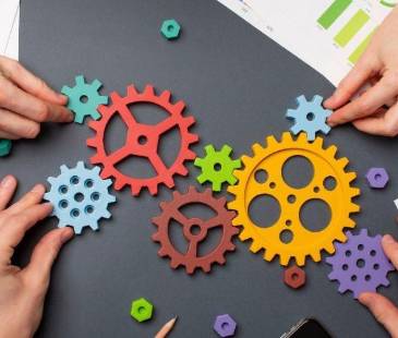 Desarrollar habilidades de liderazgo siempre será un plus: dirigir, motivar e inspirar a otros es una manera de fomentar el trabajo colaborativo. FOTO: MAGNIFIC