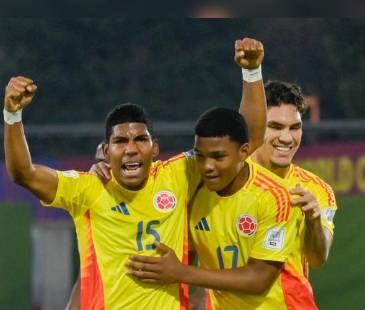 Miguel Solarte fue el encargado de abrir el camino victorioso de Colombia ante los coreanos. <b><span class="mln_small-caps_mln">/ FOTO: FCF</span></b>