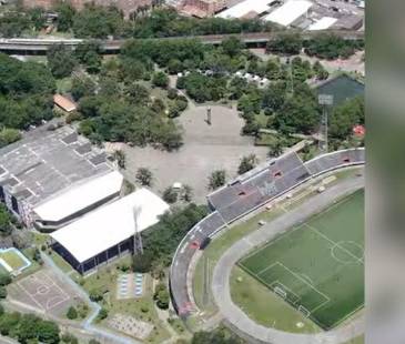 El hombre fue encontrado con lesiones cerca al Polideportivo Tulio Ospina en Bello. FOTO: JUAN ANTONIO SÁNCHEZ