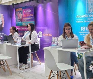 Además, se entregarán 30 cupos para acceder a un subsidio de la cuota inicial para compra de vivienda. FOTO: ALCALDÍA DE MEDELLÍN