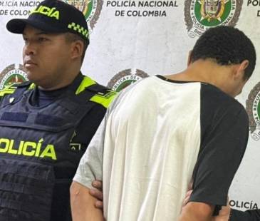 Luis Carlos Ospina, quien presuntamente le tiró gasolina y prendió a su mujer en Barbosa. FOTO: POLICÍA METROPOLITANA 