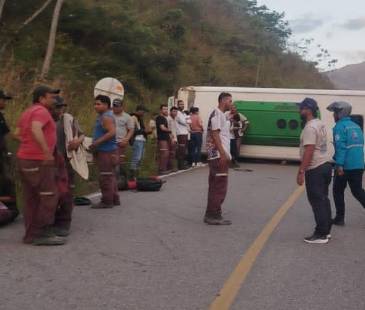 Bus accidentado en Ituango. FOTO: D.R.A