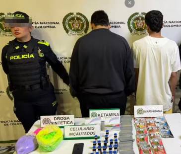 Les encontraron una gran cantidad de drogas y elementos para su fabricación. FOTO: ALCALDÍA DE ENVIGADO