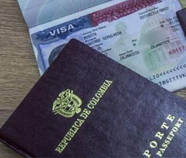 Los agentes migratorios pueden revisar su galería, conversaciones y hasta correos electrónicos. FOTO: JUAN ANTONIO SÁNCHEZ