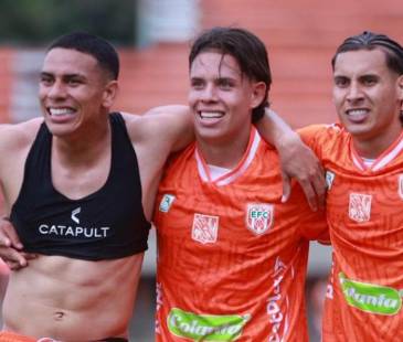 De izq. a der.: Stiwart Acuña, Juan Aristizábak y Edison López. FOTO: MANUEL SALDARRIAGA