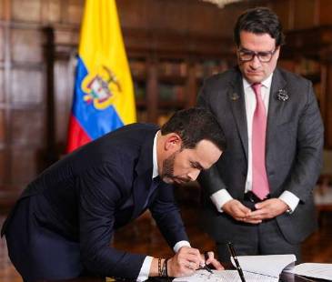 <span class="mln_uppercase_mln">Abelardo</span><b><span class="mln_uppercase_mln"> de la Espriella con el ministro de Justicia, Iván Cancino. FOTO: CORTESÍA PRESIDENCIA DE LA REPÚBLICA</span></b>