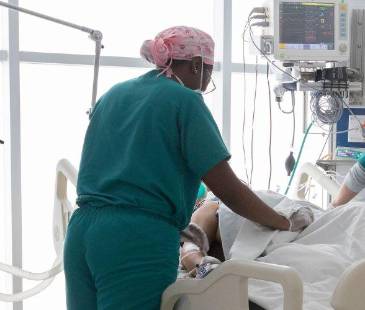 Al priorizar gastos, algunos servicios de los hospitales flaquean. FOTO: ARCHIVO - EDWIN BUSTAMANTE