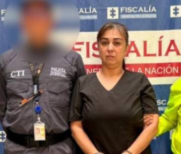 Ella es Tathiana María Muñoz Muñoz, una fisioterapeuta señalada de causar lesiones a tres pacientes en 2024. FOTO: FISCALÍA